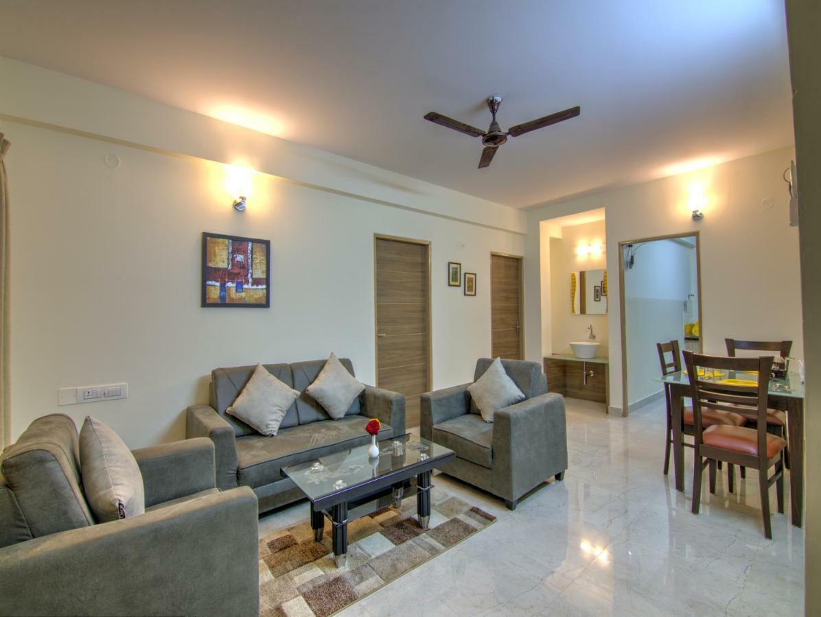 Sunshine Suites Grand Deluxe Bangalore Bagian luar foto